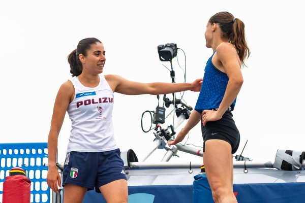 Rinaudo Alice SeniorG.S. FIAMME ORO Montecchia Ludovica SeniorC.S. AERONAUTICA Ostacoli
CAMPIONATO ITALIANO ASSOLUTO di OD
Maschile e Femminile
Montelibretti 9-10 maggio 2026
Foto D. Montano / DBM - Deepbluemedia