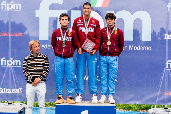 Podio GS Fiamme Oro Tromboni Emanuele SeniorG.S. FIAMME ORO Micheli Giorgio SeniorG.S. FIAMME ORO Caccia Leonardo Under 19 - AllieviG.S. FIAMME ORO Ostacoli
CAMPIONATO ITALIANO ASSOLUTO di OD
Maschile e Femminile
Montelibretti 9-10 maggio 2026
Foto D. Montano / DBM - Deepbluemedia
