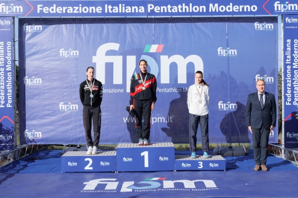 Da sx Annachiara Allara Aurora Tognetti Carla Ambroset Gianni Cuneo 
FIPM  Campionato Italiano Assoluto
Memorial Valter Magni
 CPO Montelibretti
Photo  / Deepbluemedia 
DBM Reserved Rights 
Author must be mentioned when published
Editorial/media use only