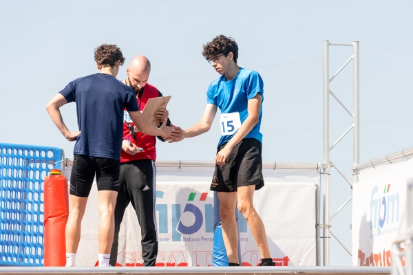 Alessio Bertulli - A.S.D. ARCADIA, Cesare Bussetti - DINAMO TRIATHLON A.S.D., Gabriele Fidecaro - A.S.D. ATHLION ROMA Ostacoli
CAMPIONATO ITALIANO JUNIOR PENTATHLON MODERNO
Maschile e Femminile
Roma – Montelibretti 17-19 aprile 2026
Foto D. Montano / DBM - Deepbluemedia