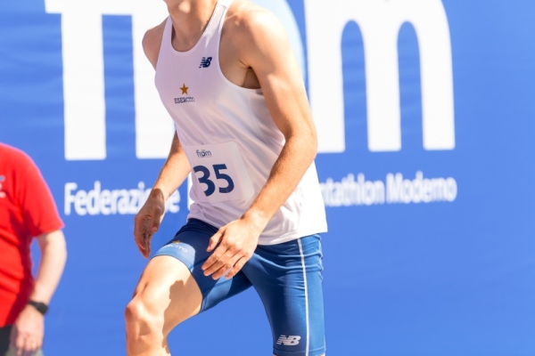Matteo Bovenzi - C.S. AERONAUTICA, Denis Agavriloaie - CS Esercito in gara nei Ostacoli
CAMPIONATO ITALIANO JUNIOR PENTATHLON MODERNO
Maschile e Femminile
Roma – Montelibretti 17-19 aprile 2026
Foto D. Montano / DBM - Deepbluemedia