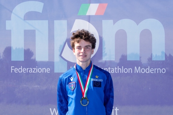 Denis Agavriloaie - CS Esercito Medaglia D’oro Podio
CAMPIONATO ITALIANO JUNIOR PENTATHLON MODERNO
Maschile e Femminile
Roma – Montelibretti 17-19 aprile 2026
Foto D. Montano / DBM - Deepbluemedia
