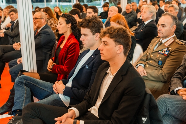 1_20251218_DMon_B250473